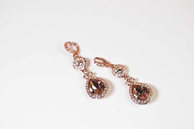 EARRING